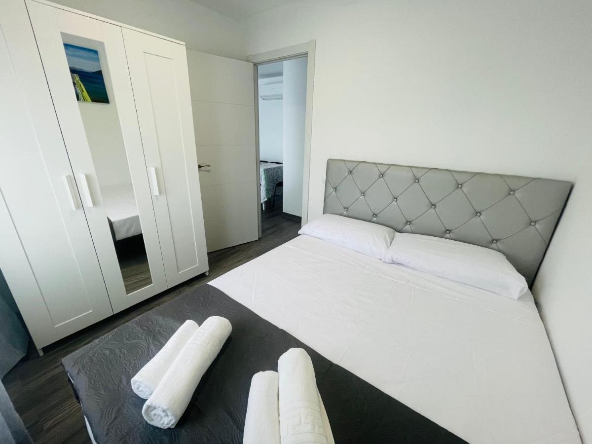 Barca 5 New Beach Apartment Sant Adria de Besos Eksteriør bilde